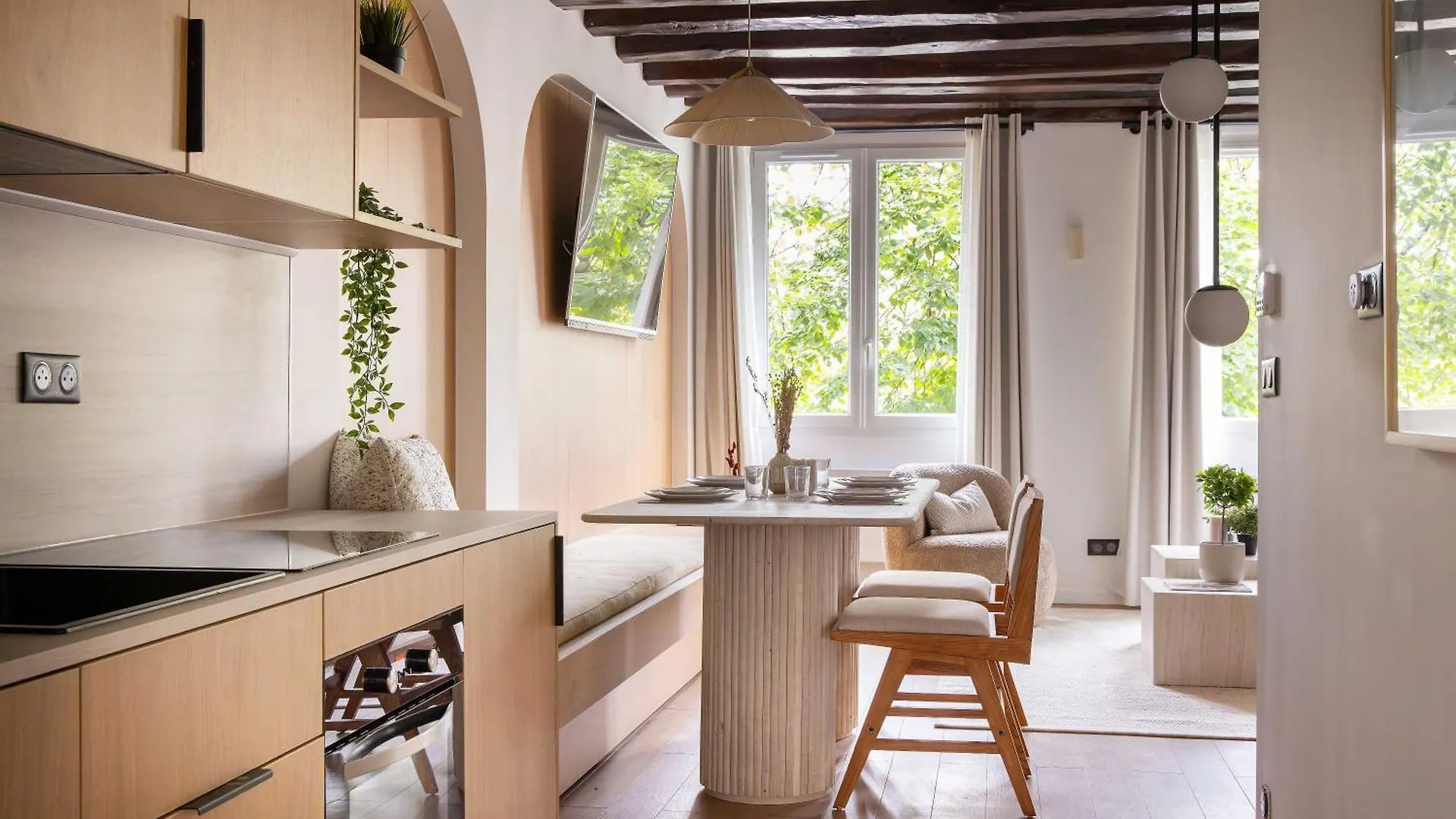 Refurbished - 2br-6p - Chatelet